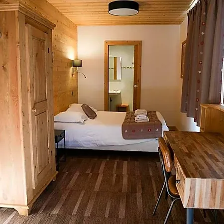 Le Dahu Hotel 2*